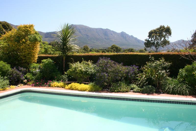 To Let 3 Bedroom Property for Rent in Steenberg Estate Western Cape